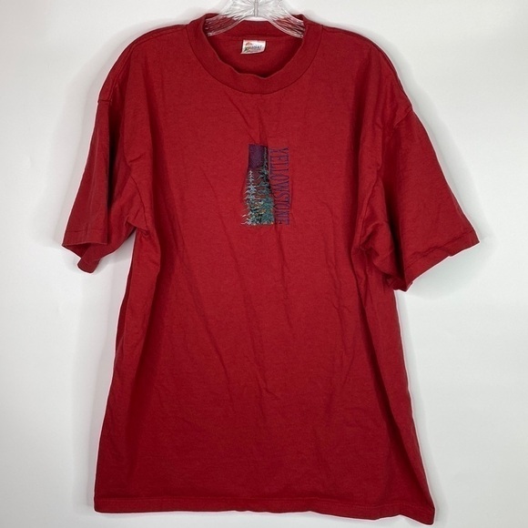 Vintage Desert Heat Yellowstone Red Crewneck Embroidered Tshirt Size XL - Picture 1 of 10